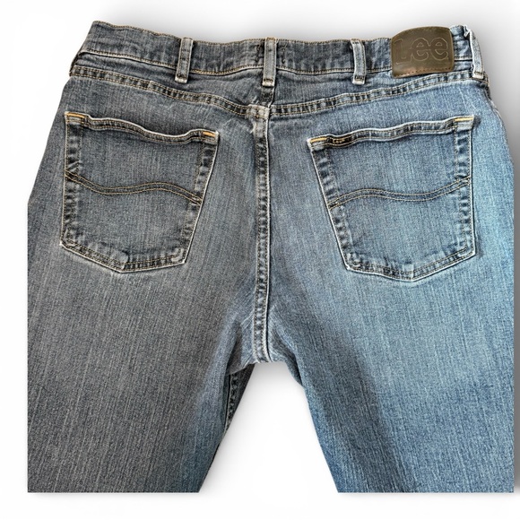 Men’s Lee Jeans Regular Fit Medium Wash Straight Leg 36x29 (Fits 34 Waist) - Picture 4 of 8